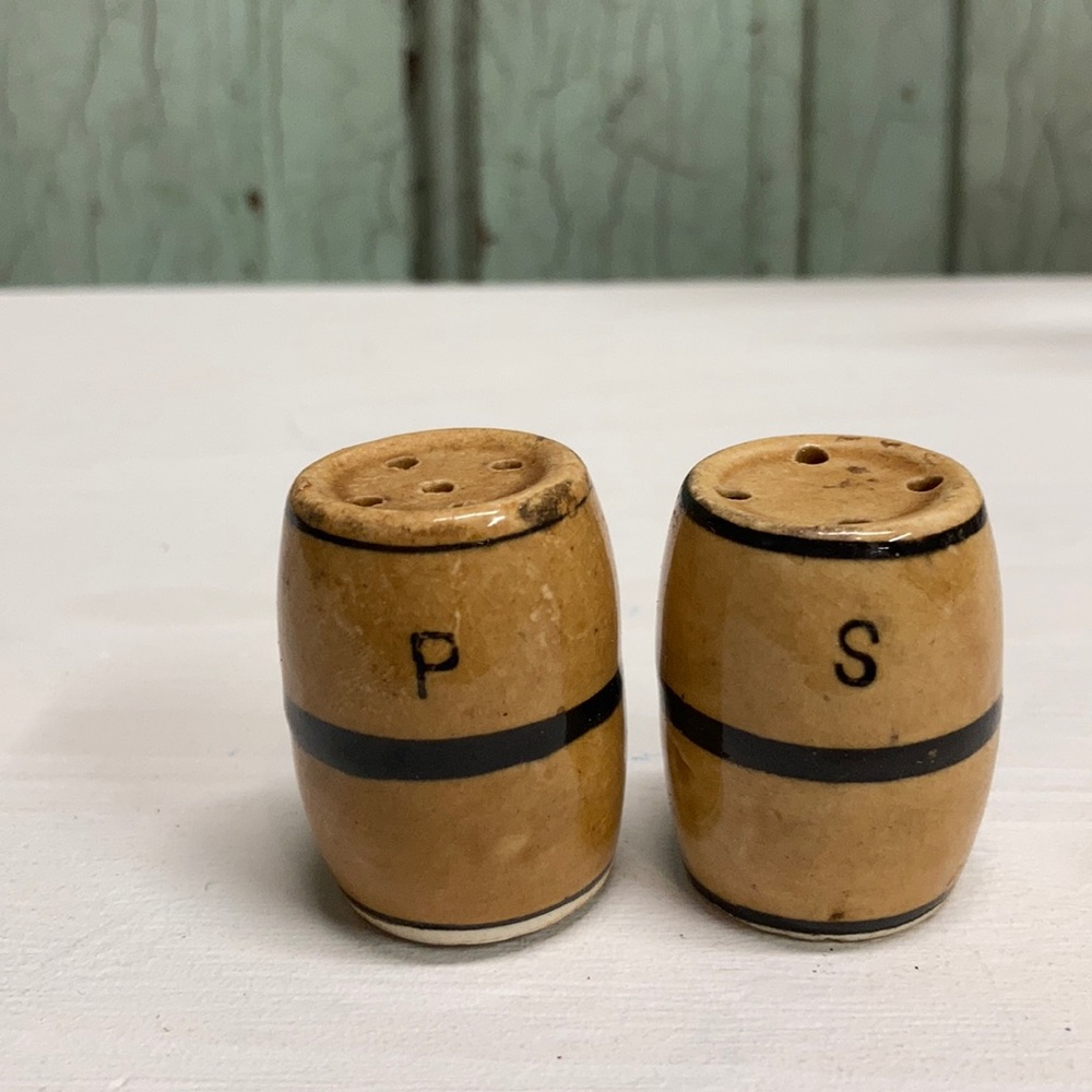 Vintage Ceramic Salt & Pepper Shakers